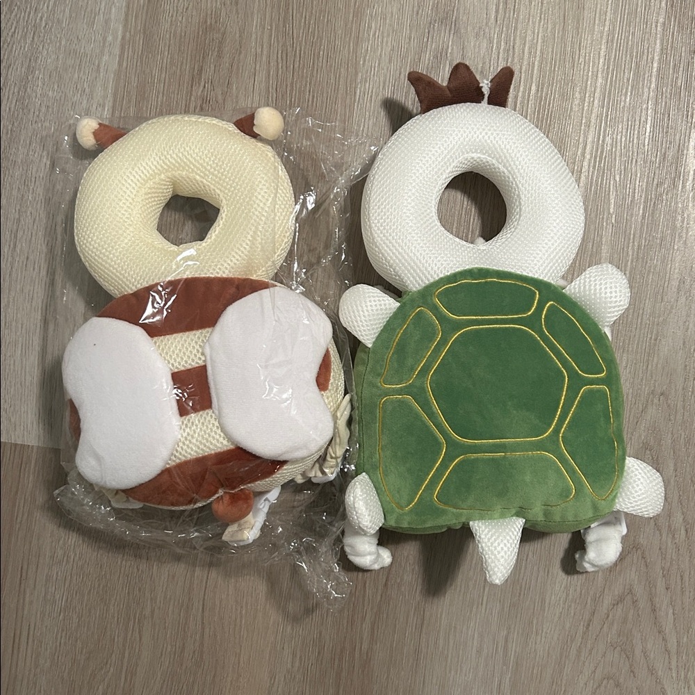 3/15$ 🛍️ Baby Head Protector Backpack 2-pack (Turtle and Bee) - Picture 3 of 4